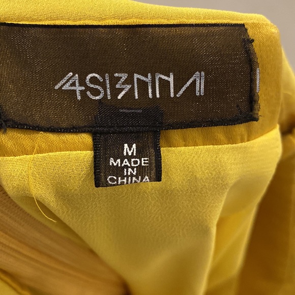 Mendocino Yellow Dresss - Picture 5 of 5